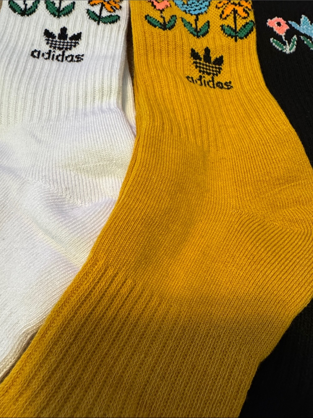 Adidas Floral Trefoil Crew Socks - White, Mustard, Black - Picture 6 of 6